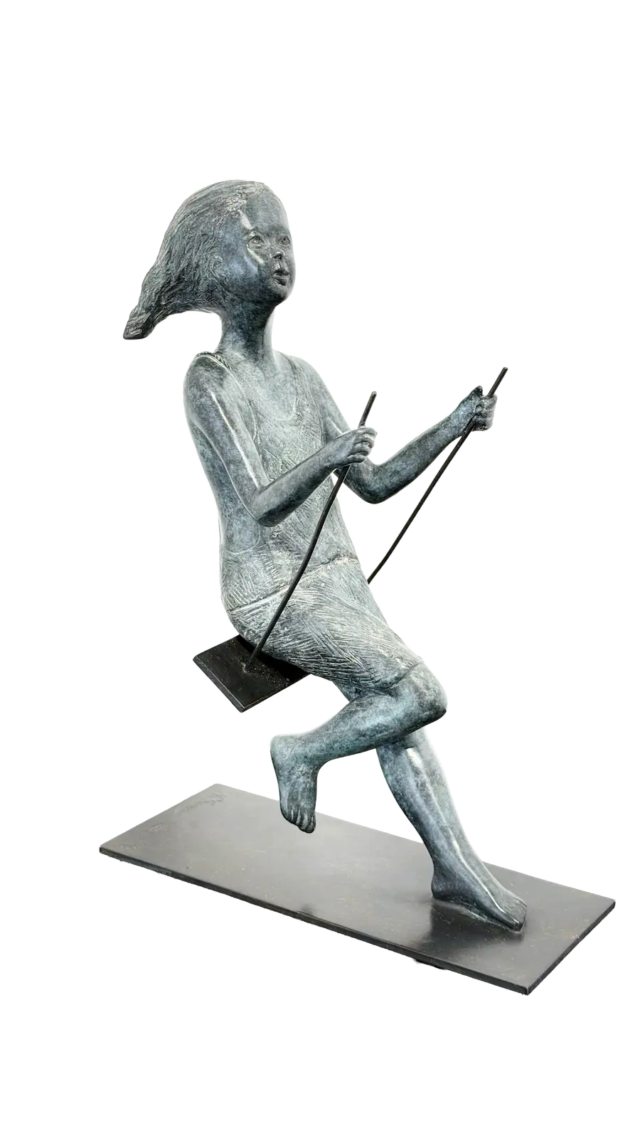 Julie à la balançoire, sculpture en bronze de Nathalie Seguin — Galerie Maner, Pont-Aven