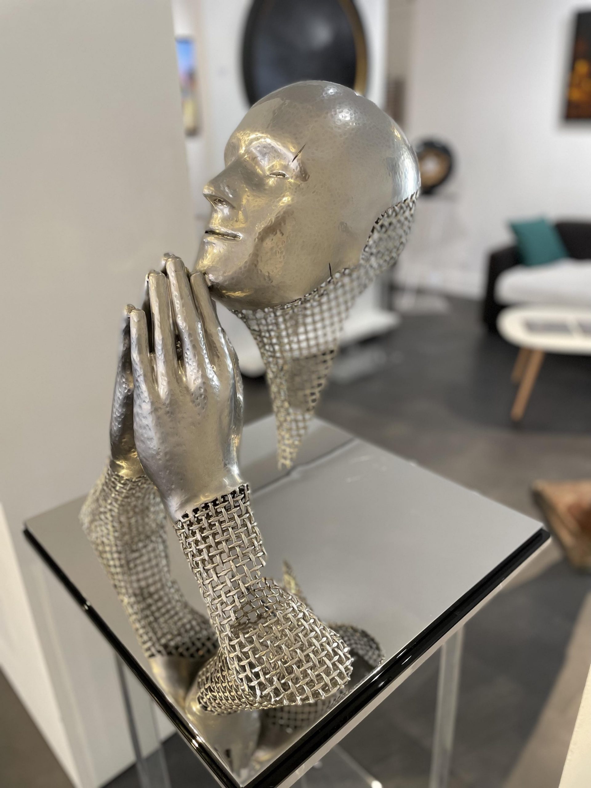 Découvrez la nouvelle collection des sculptures de l'Artiste Franck Kuman visible à la Galerie Maner. Une sélection de photos des oeuvres d'art contemporaines mettant en avant le talent de cet Artiste.