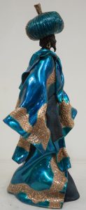 Sculpture en Bronze original laqué costume bleu de l'artiste Paul Beckich à la Galerie MANER de Pont-Aven en Bretagne, il s'appelle : Le sultan