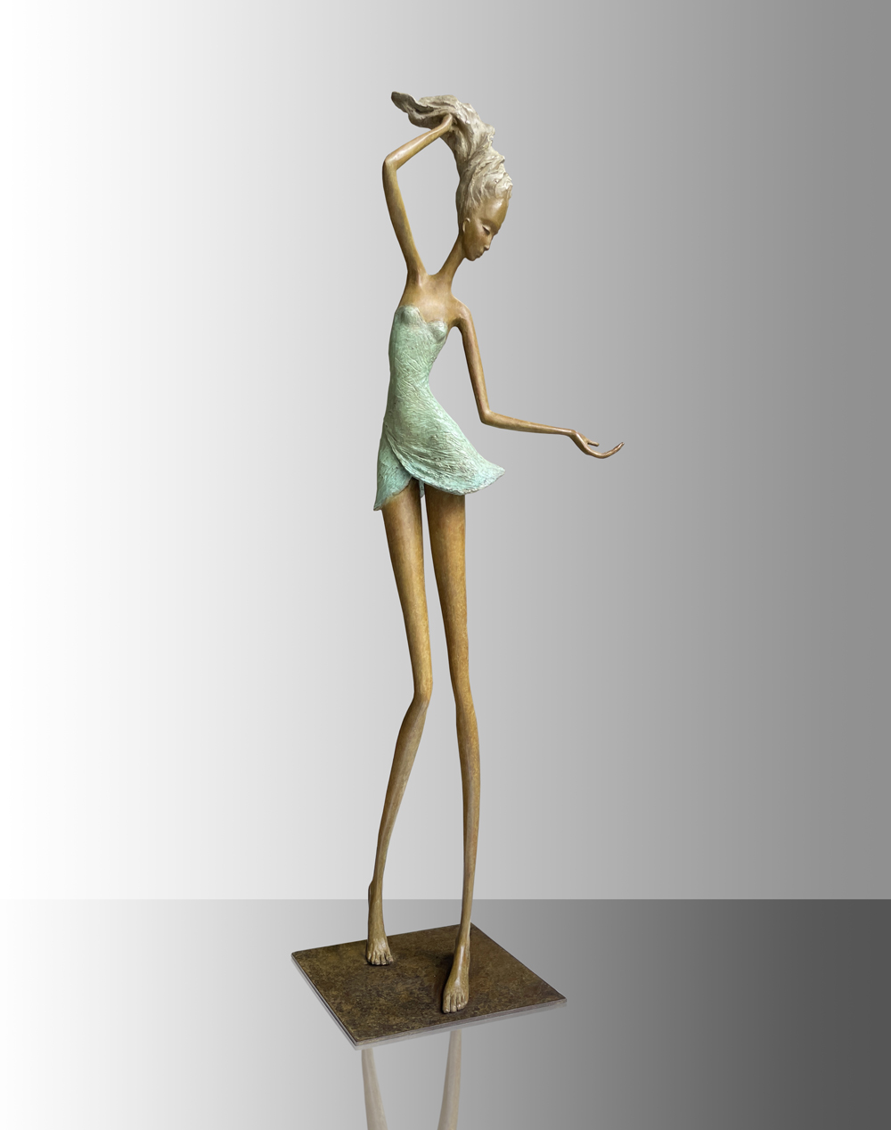 dancing queen - hedwige leroux- Galerie MANER - Galerie d'art Pont Aven Finistère sculpture Bretagne bronze